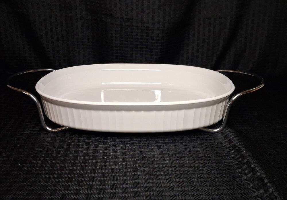 Corning Ware French White 2.5L Oval Casserole Dish F-4-B with Metal Cradle Stand